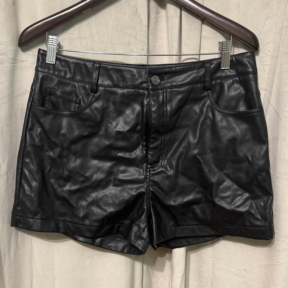 AKIRA Black Faux Leather High Waist Shorts - Picture 1 of 3